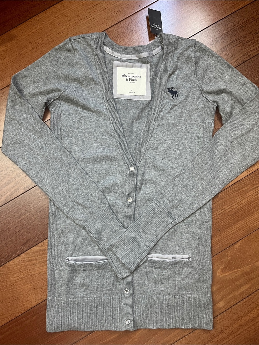 NWT Y2K Abercrombie Moose Logo Crystal Button Cardigan